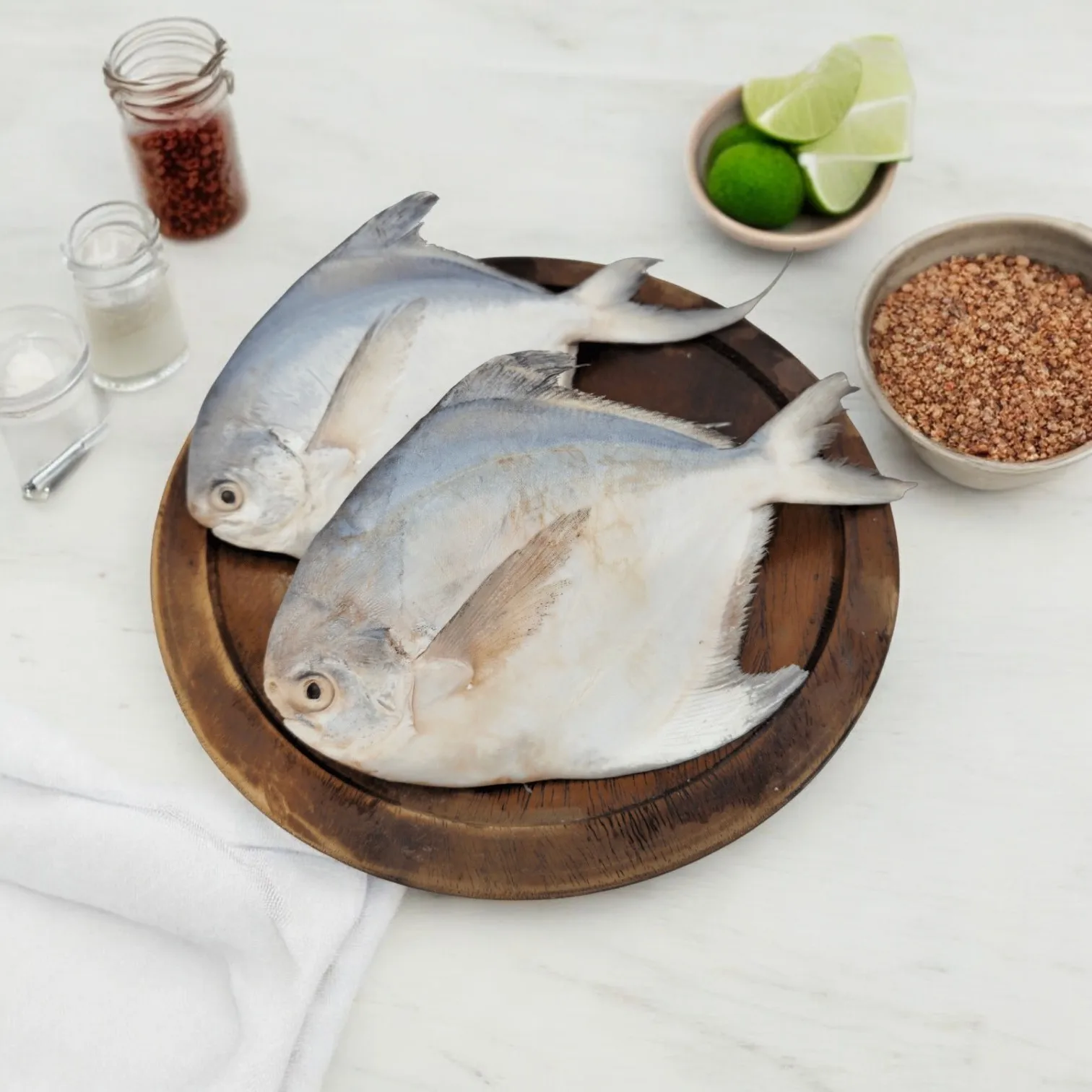 Pomfret Fish - Medium Size